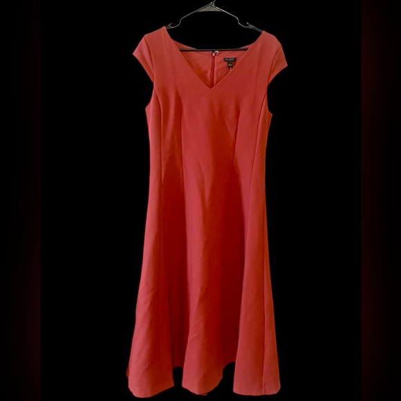 Ann Taylor | Ann Taylor Red Paneled V-Neck Flare Dress | Easter Dress NWT 4 - Picture 4 of 9